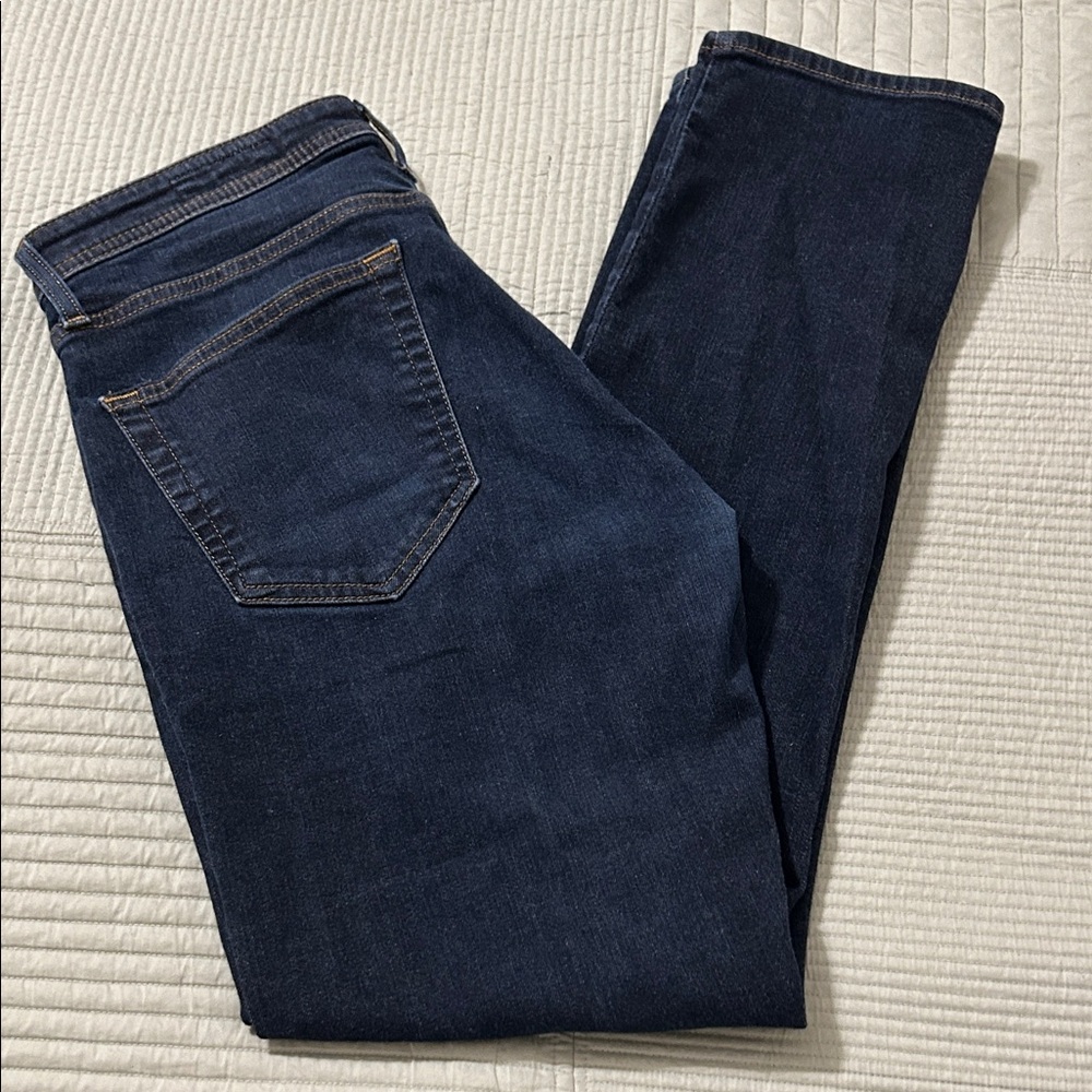 CREMIEUX Men's Dark Blue Straight Leg Jeans. Size 30x30